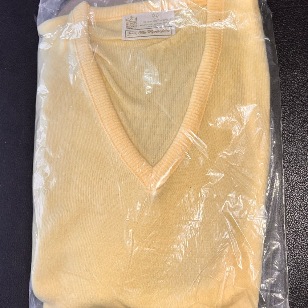 NEW 1970s Sears Kings Road Shop Sweater Vest Men’s XL Yellow Lightweight Acrylic